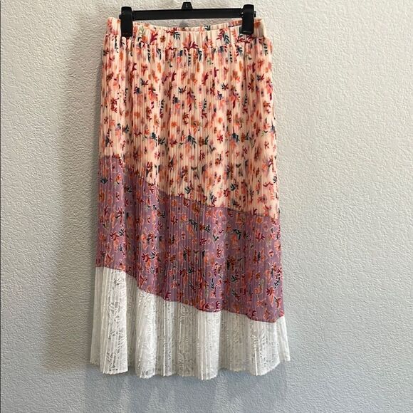 Laia Anthropologie Floral Tiered Asymmetrical Lined Midi Skirt Size Medium - Picture 2 of 9